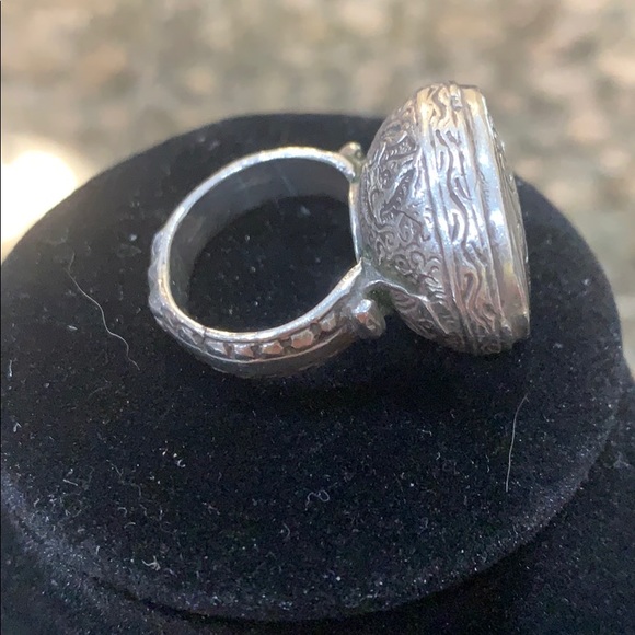 Ring - Picture 2 of 3